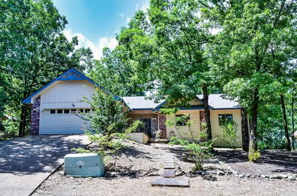 1 B Medina Way, Hot Springs Village