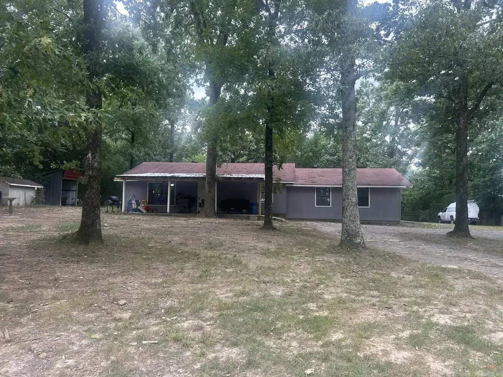 672 Highway 225 E, Greenbrier