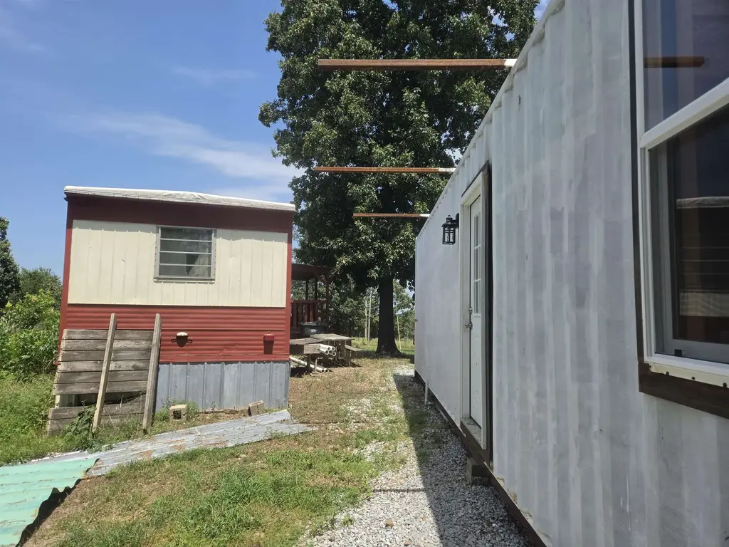 743 S 289 Highway, Salem