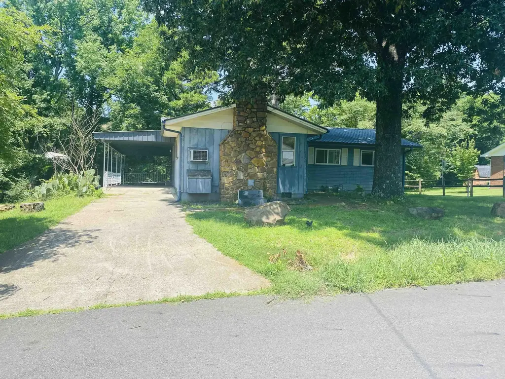 1209 12th Street, Mena