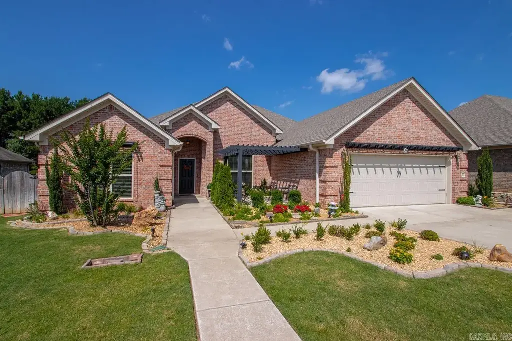 97 Pinnacle Drive, Bryant