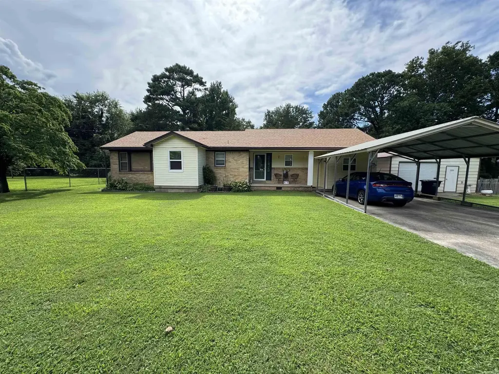 819 S 12th Avenue, Piggott