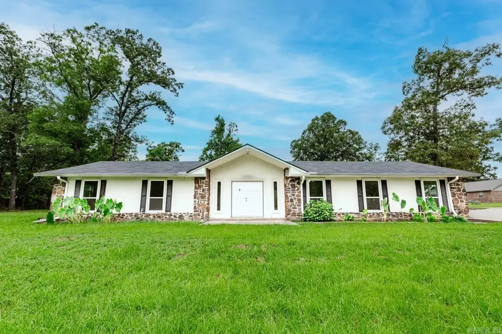 130 Timber Lane, White Hall