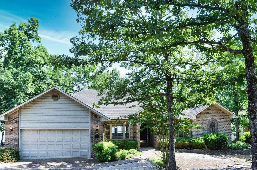 71 Tiburon Way, Hot Springs Village
