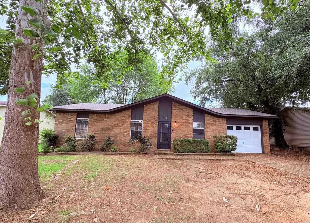 220 Randall Drive, Sherwood