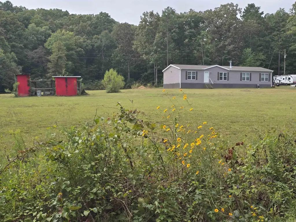 4378 Hwy 9 W, Clinton