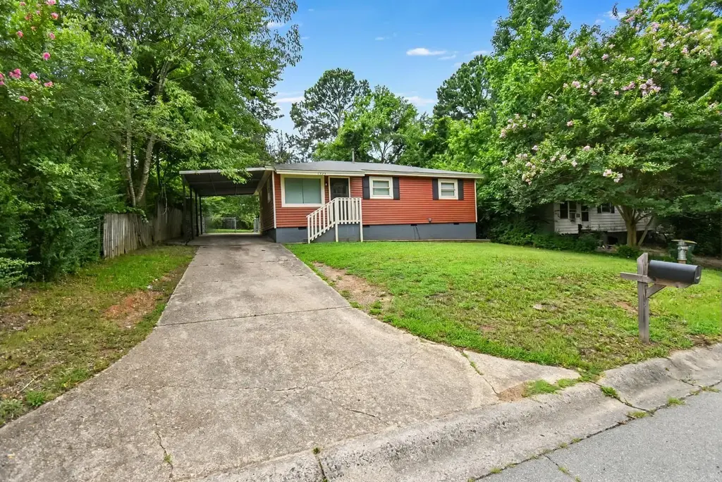 7325 Twin Oaks Road, Little Rock