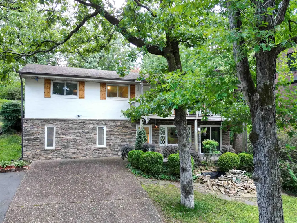 1926 Waterside Drive, North Little Rock