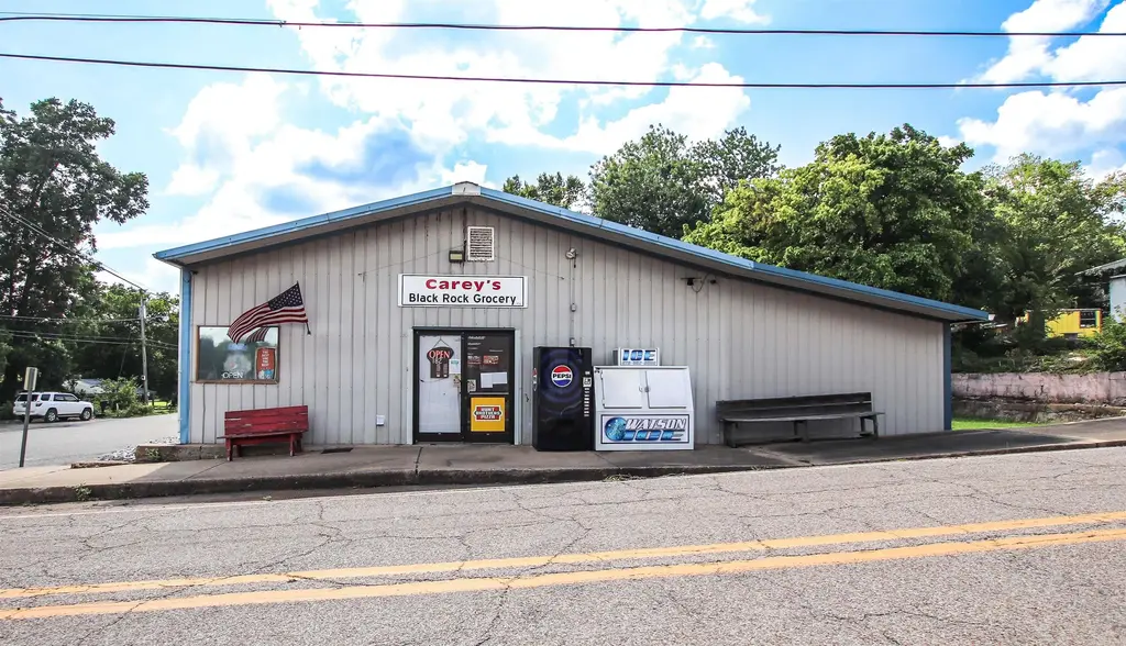 182 N 3rd St, Black Rock