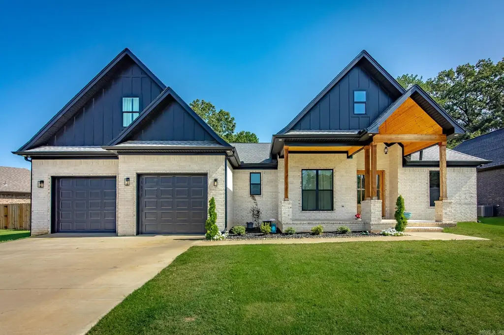 27 Denali Drive, Cabot