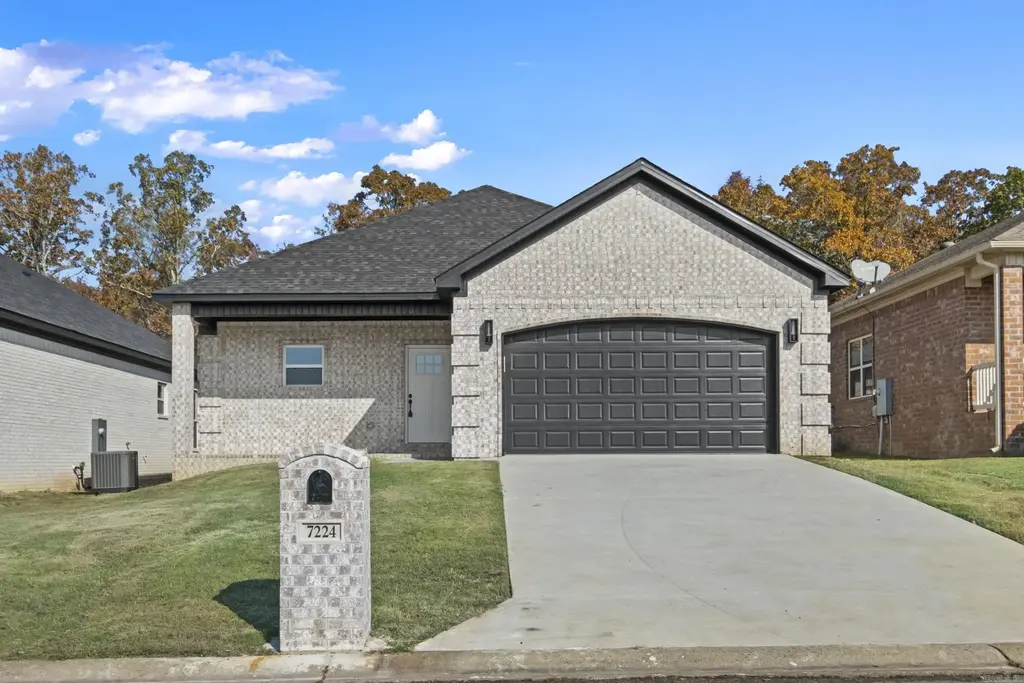 7224 Stonehenge Drive, Sherwood