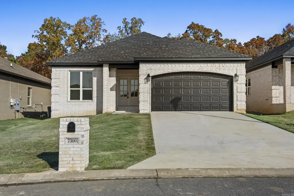 7300 Stonehenge Drive, Sherwood