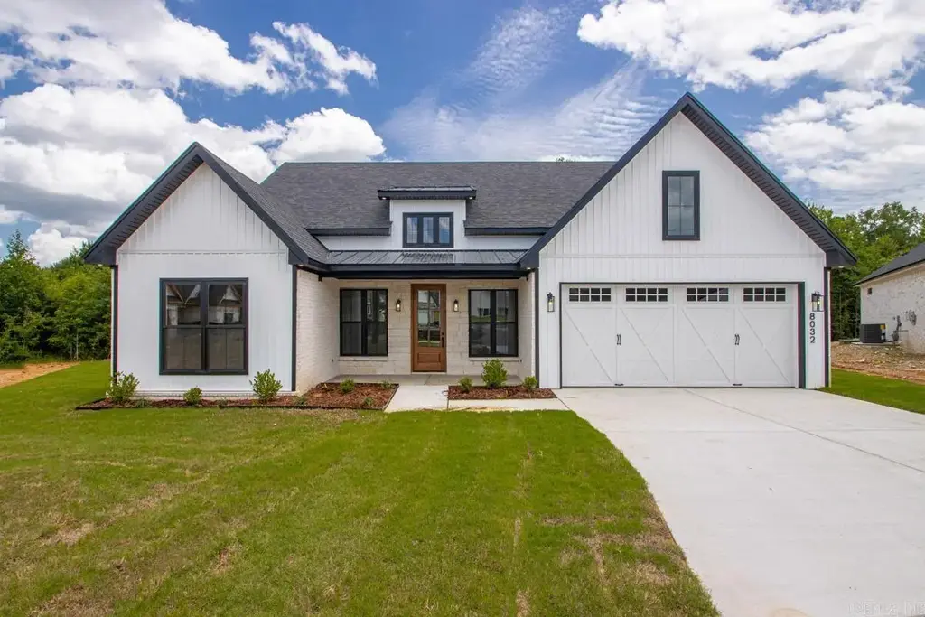 8032 Creek Rock, Bryant