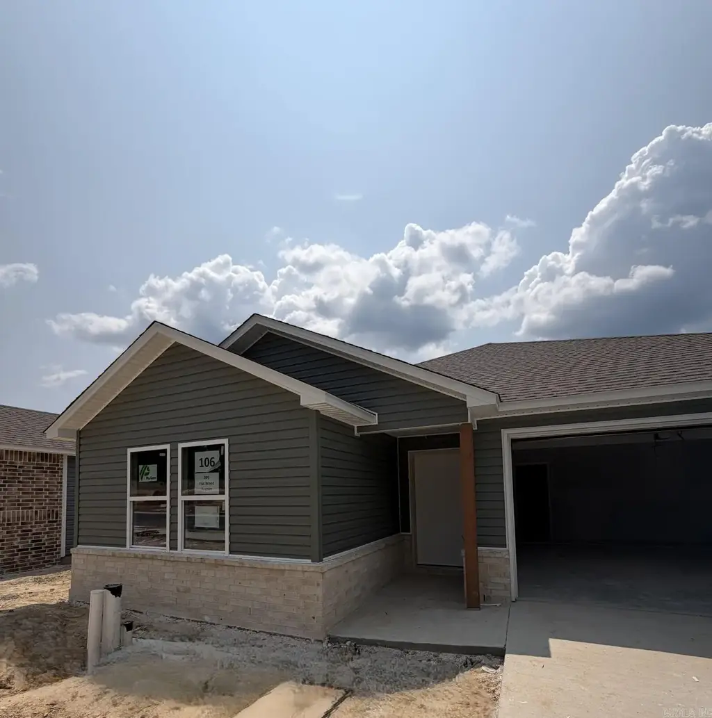 205 Flat Wood Avenue, Benton