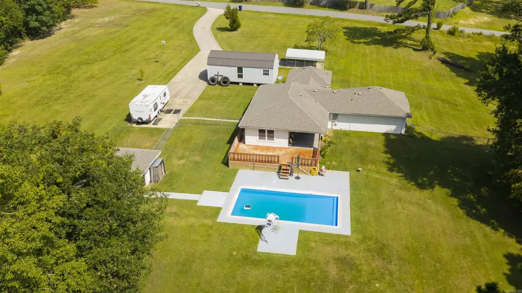 139 Windy Hills Lane, Monticello