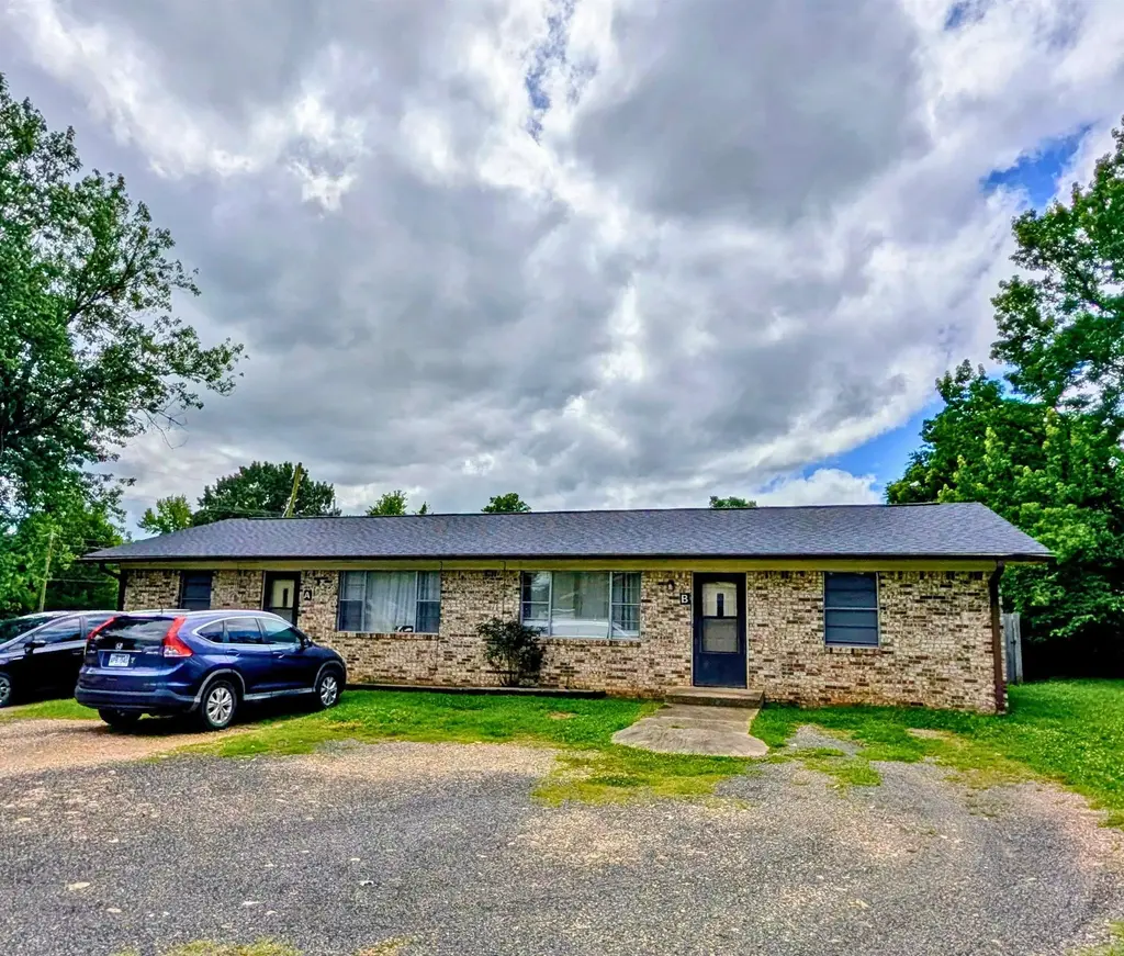 807 Sampson Avenue, Mena