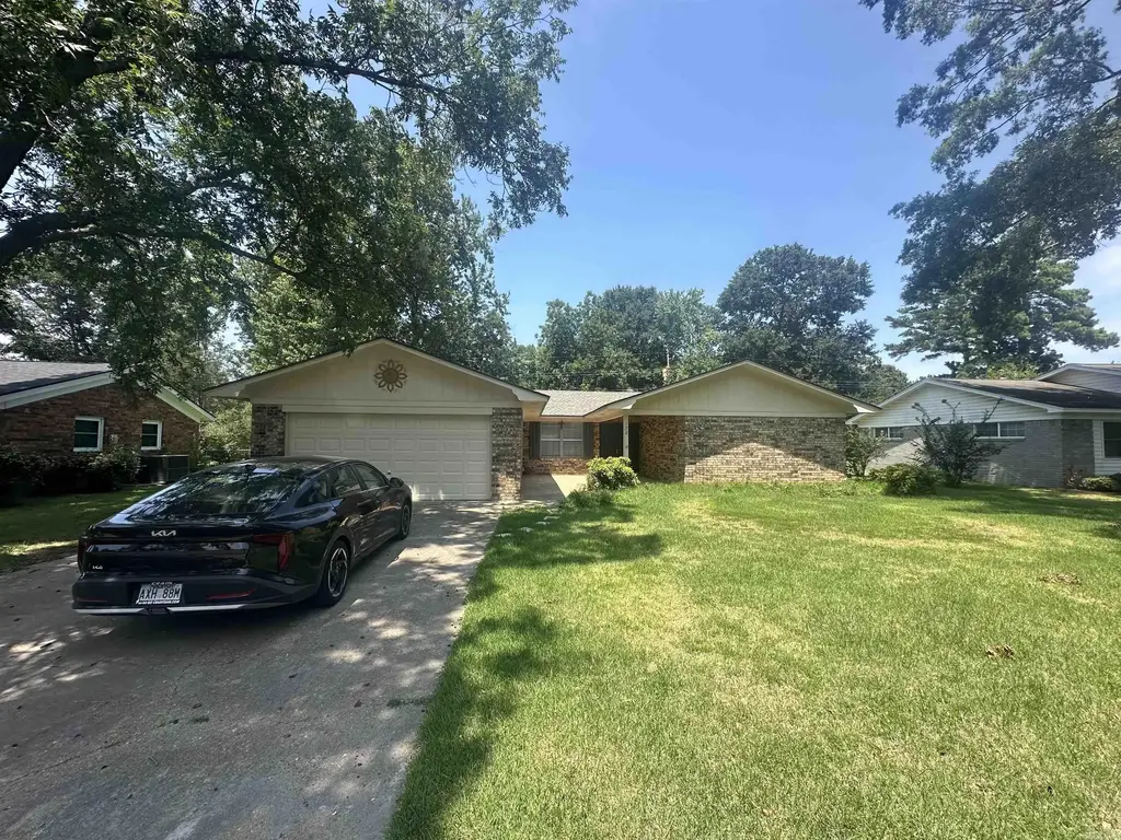 120 Apache Drive, Searcy
