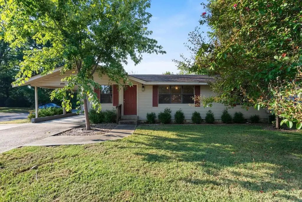 1951 Torreyson Street, Conway