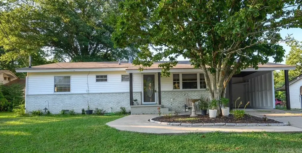 1301 Reeves Ave, Mena