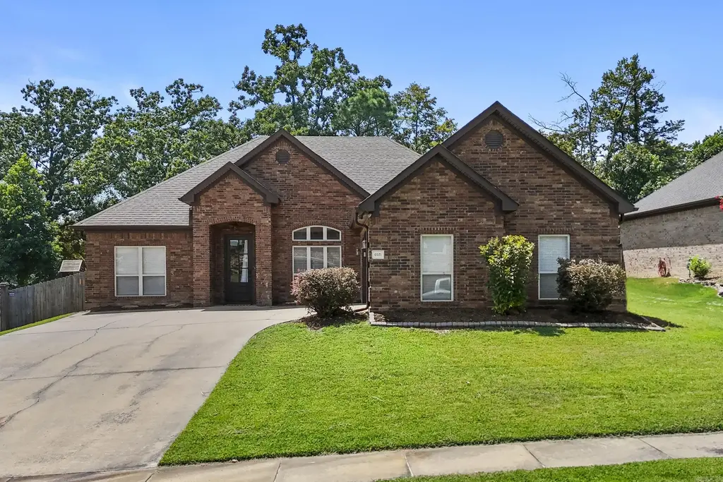 6021 Hardin Dr, Bryant