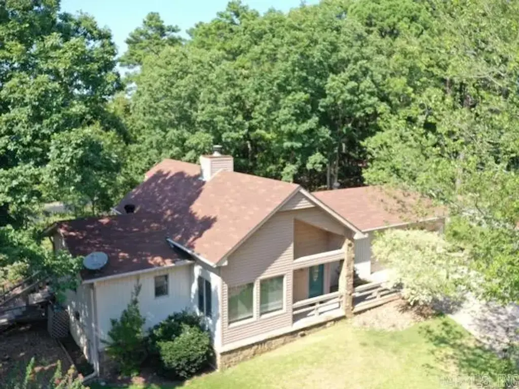 2 Balenciaga Way, Hot Springs Village