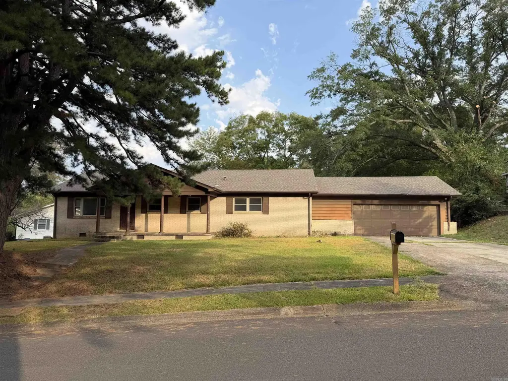 1008 North Place, Benton