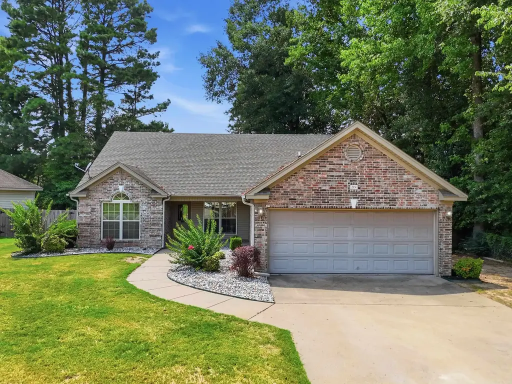 219 Madrid Drive, Benton