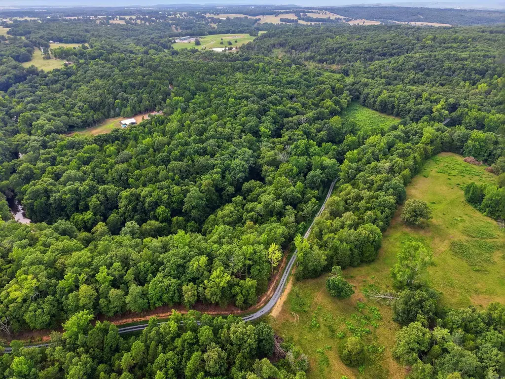 3306 Black Hill Road, Bee Branch