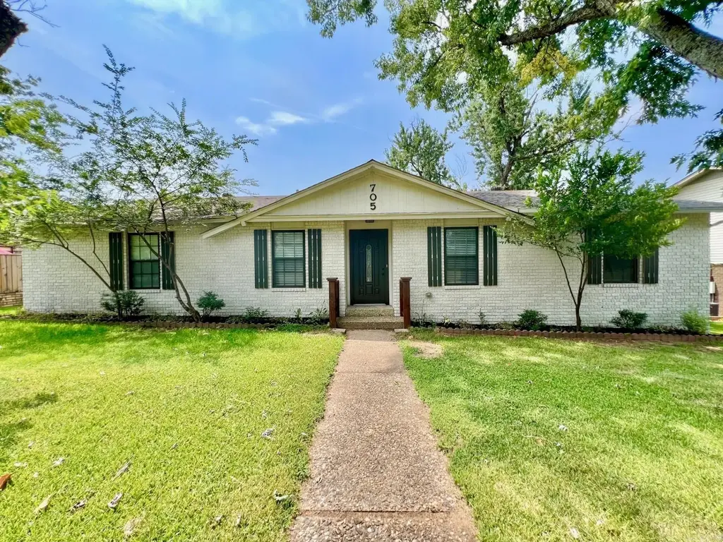 705 Koehler Avenue, Sherwood