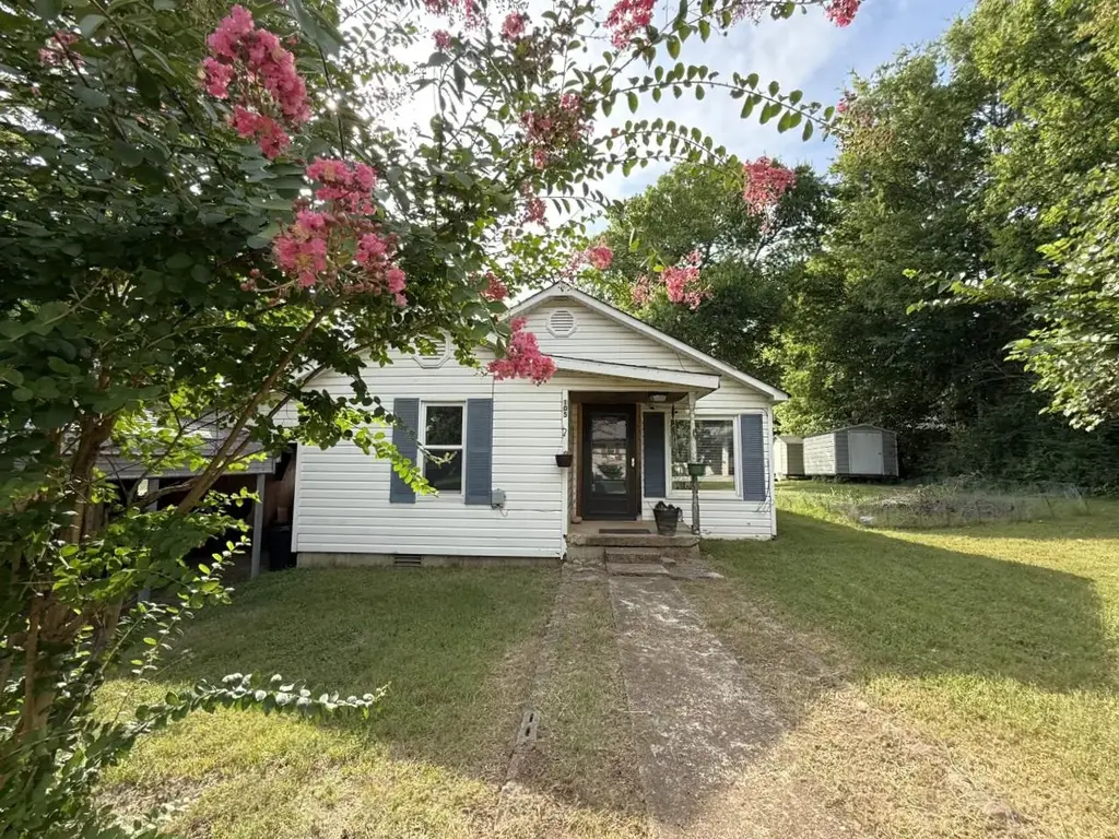 105 S Elm, Imboden