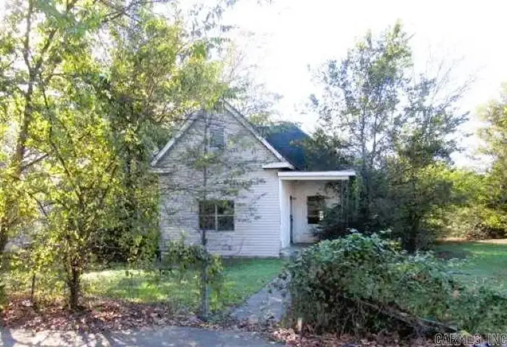 3000 Wolfe, Little Rock