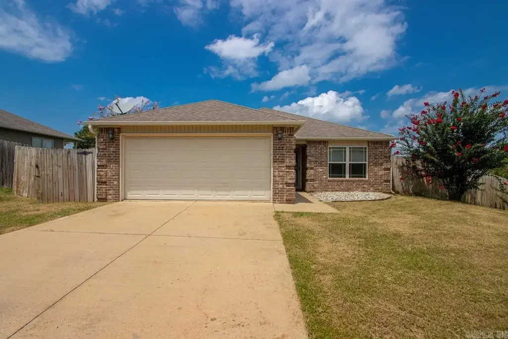102 Riveria Cove, Benton