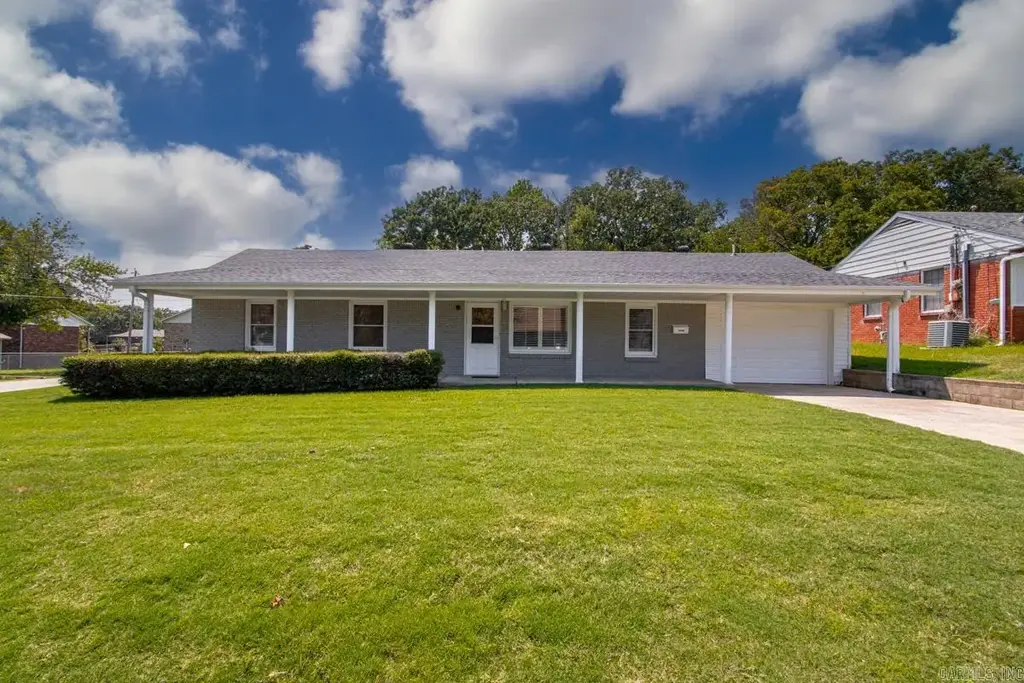 9001 Barber Street, Sherwood