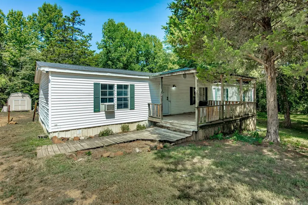 8 Richard Road, Conway