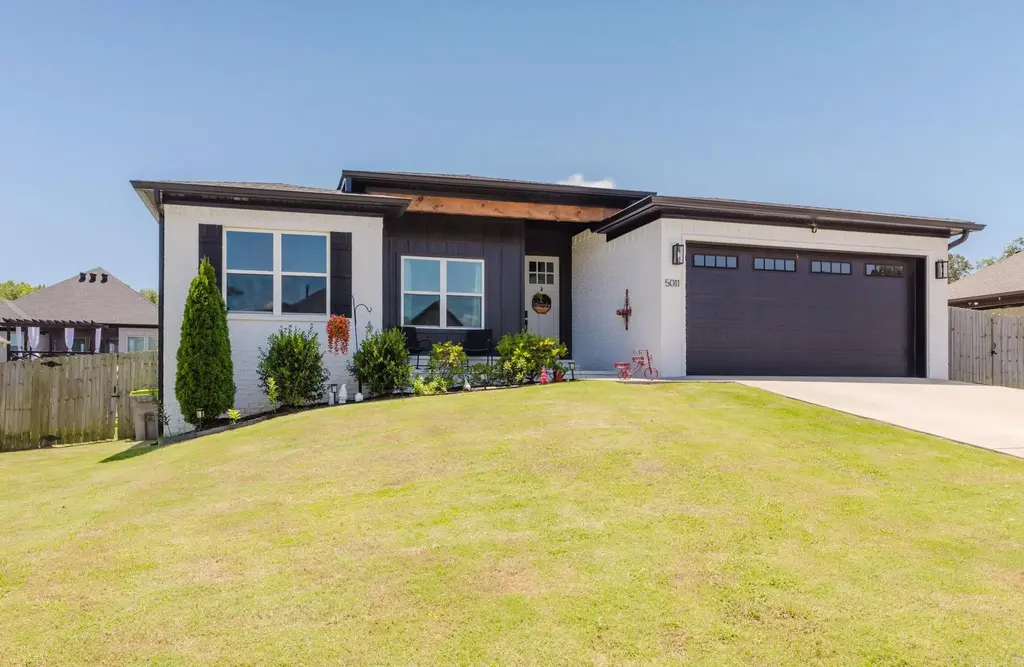 5011 Del Rey Court, Benton