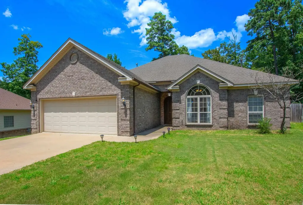 2746 Westbury Drive, Benton