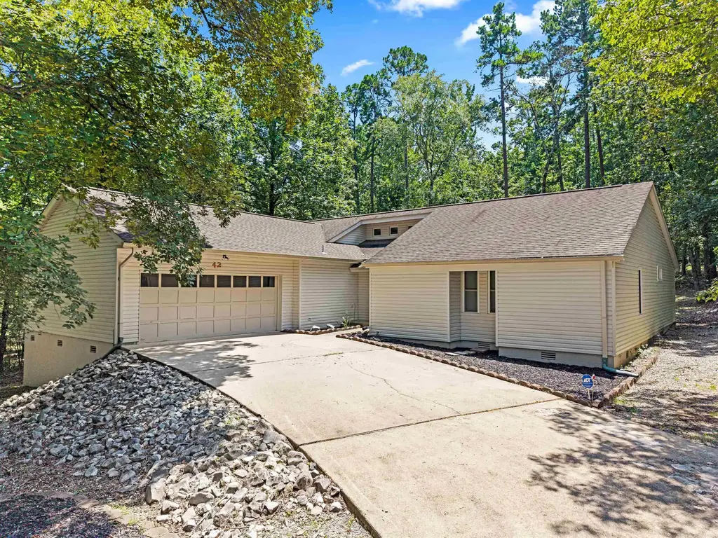 42 Lerida Circle, Hot Springs Village