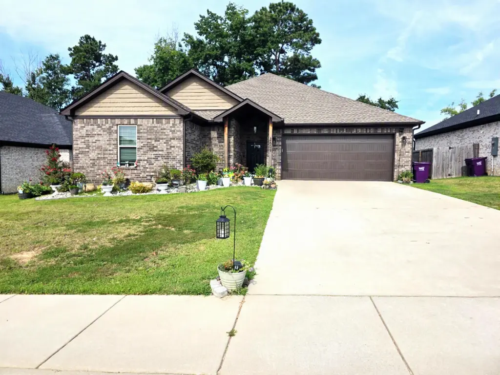 2809 Whisker Way, Benton