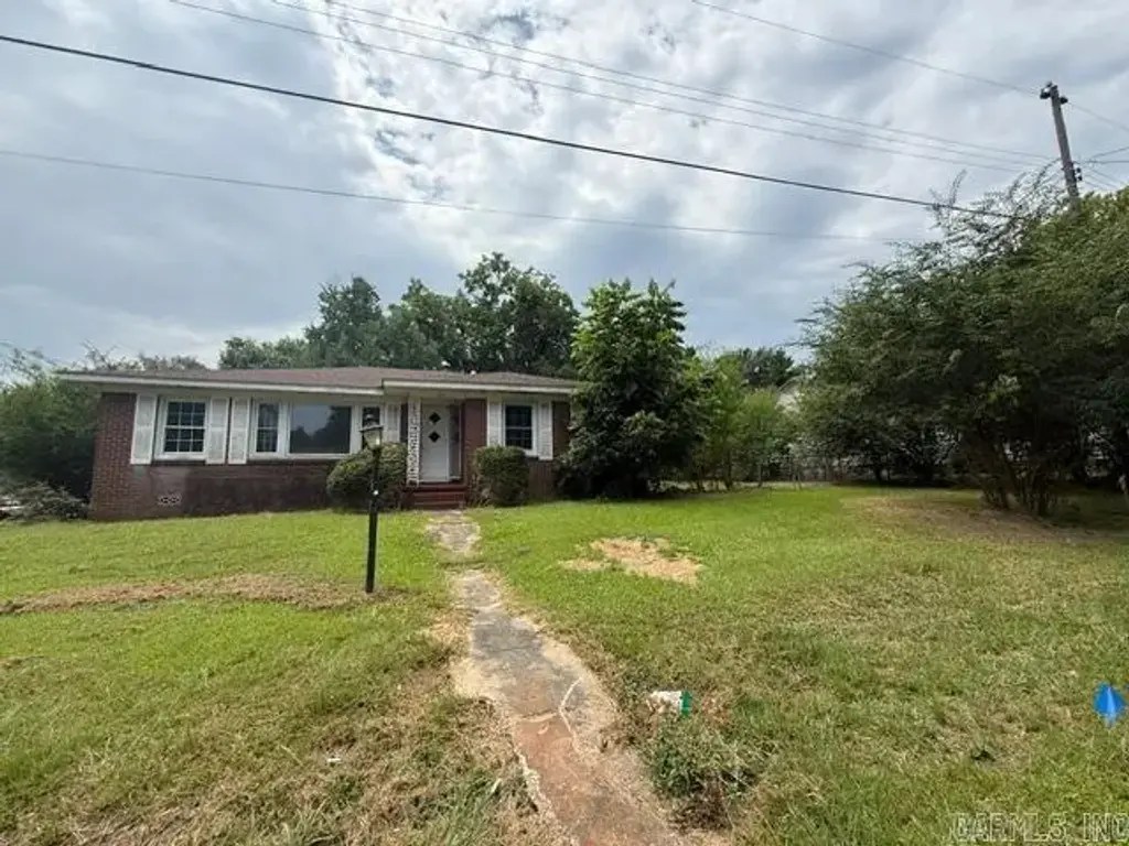 1415 Williamson Street, Magnolia