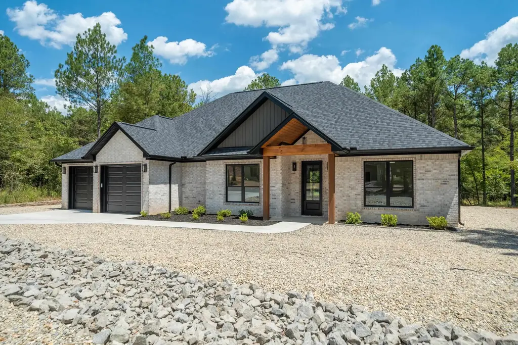 123 Elcano, Hot Springs Village
