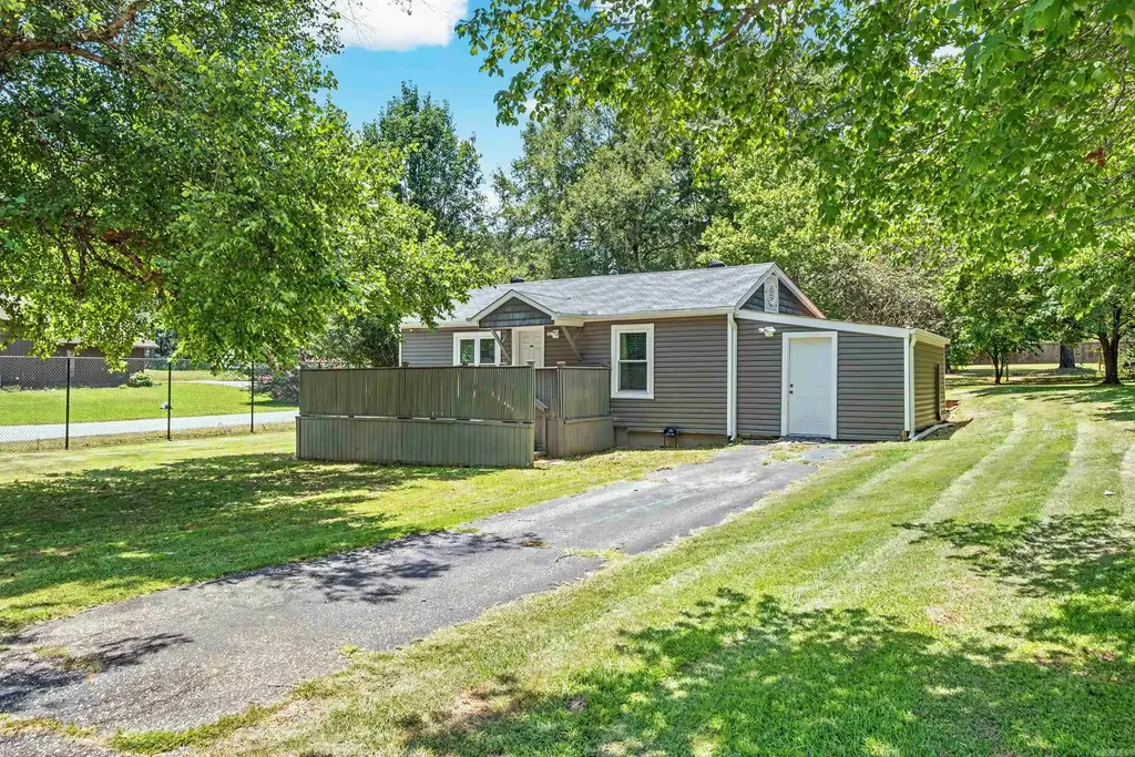 1101 N Arch Street, Sheridan