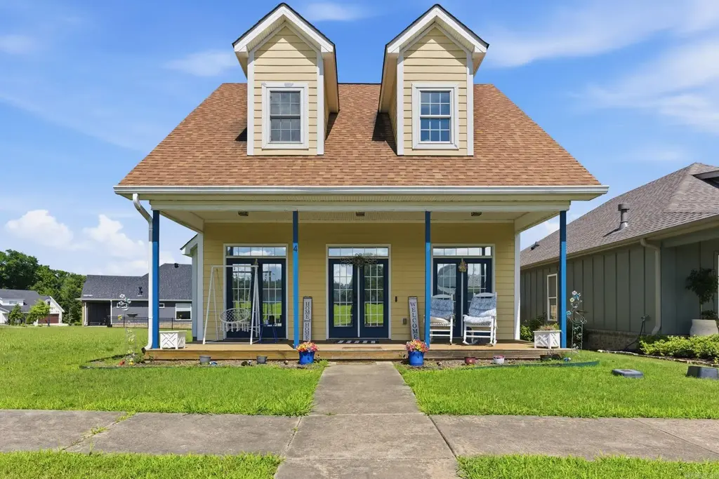 4 E Citron, Bryant