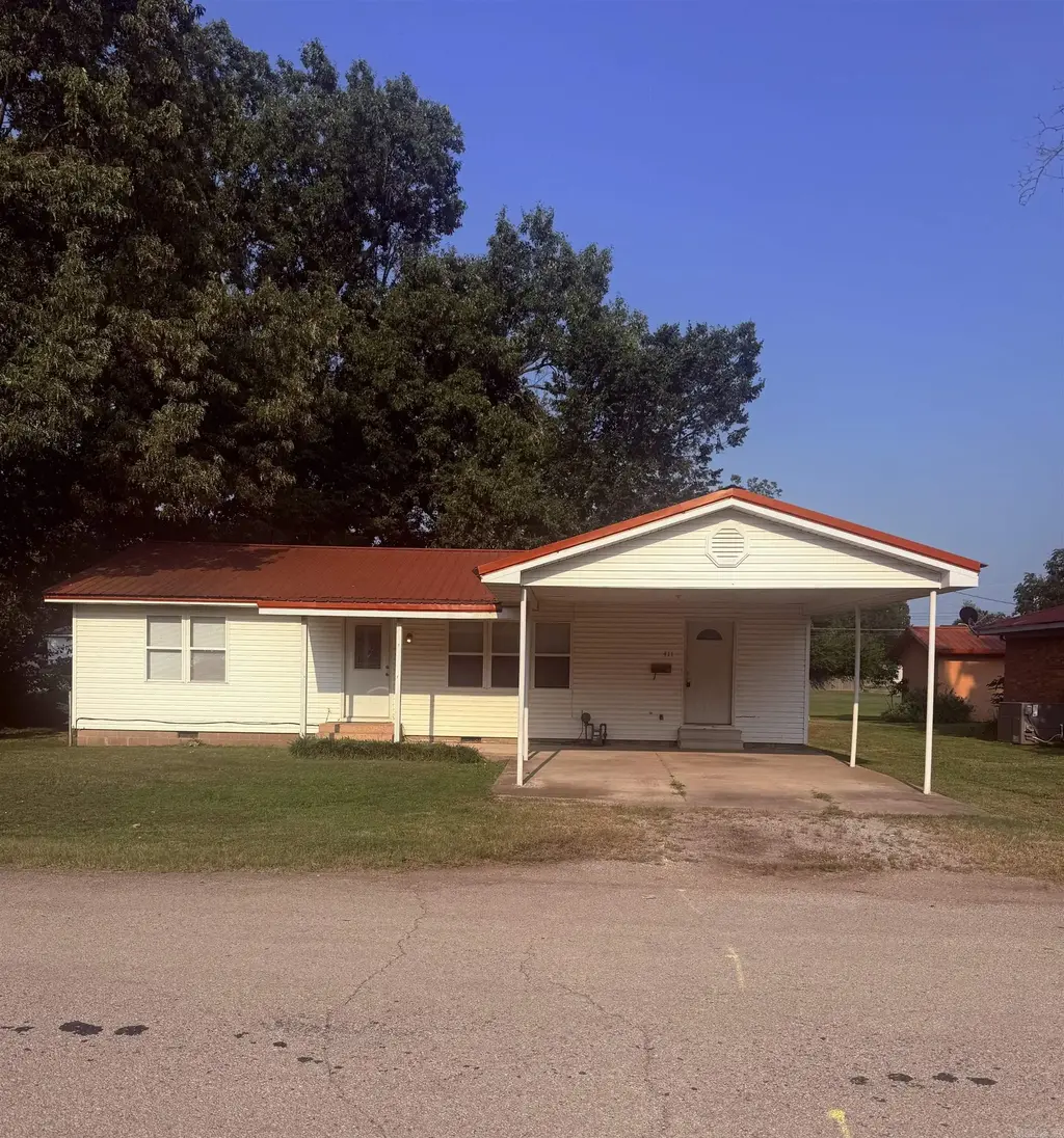 411 S Greenville Street, Rector