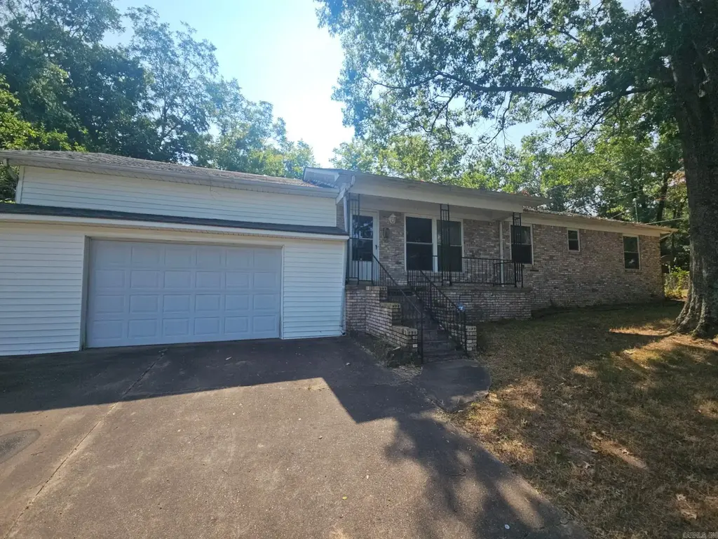 1208 Crest Road, North Little Rock