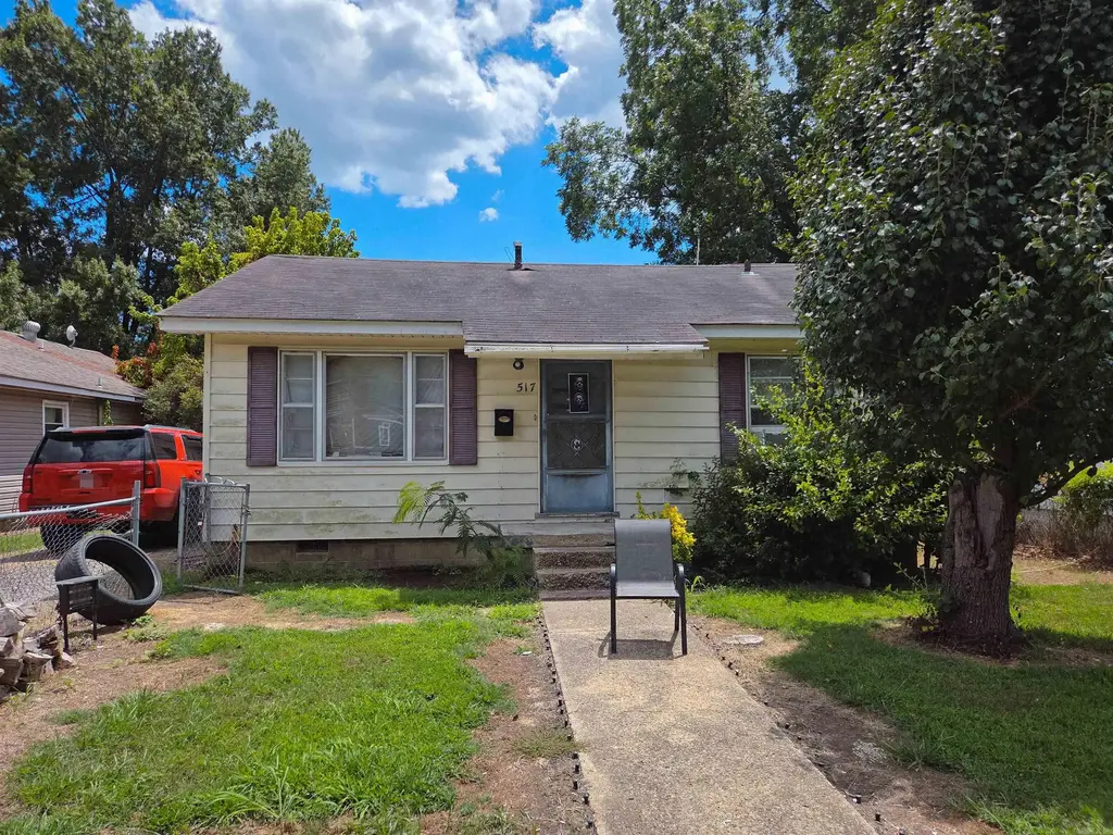 517 Washington St, Clarendon