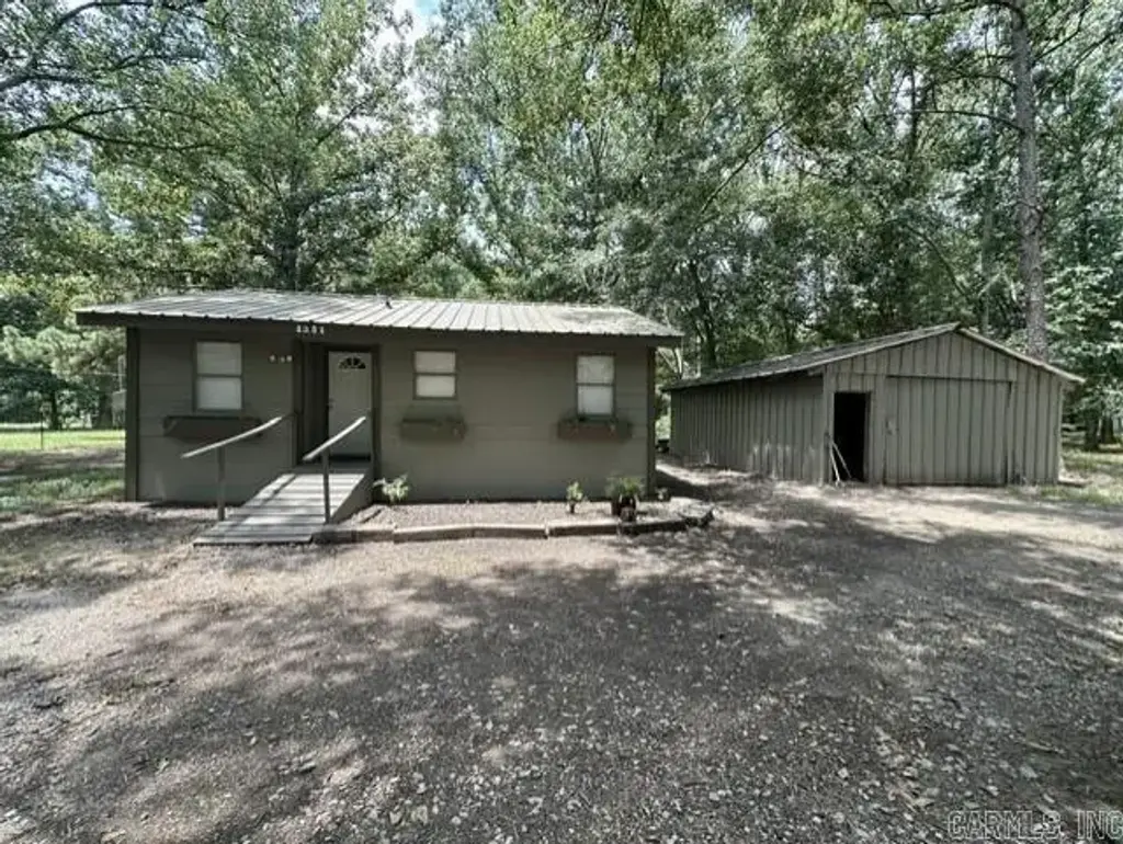 8208 Robinson Road, Pine Bluff