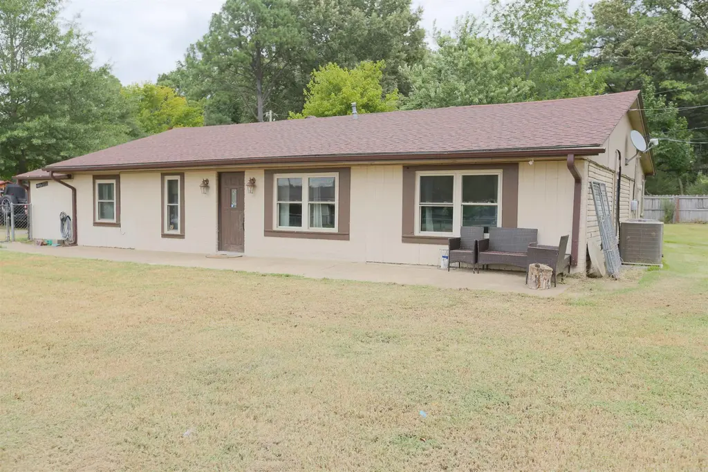 1202 N Fir Street, Beebe