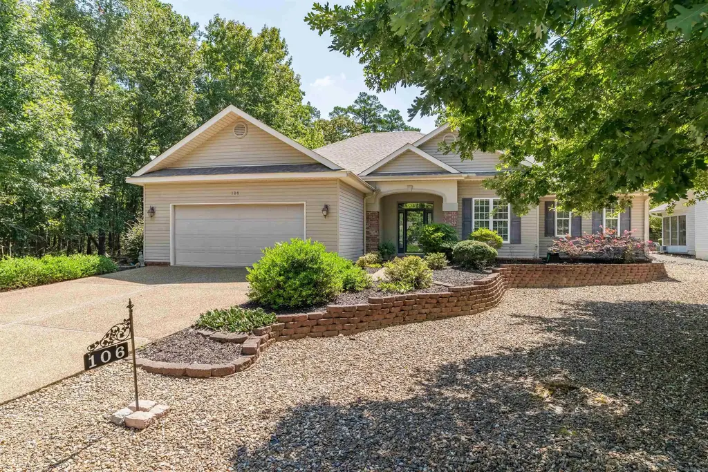 106 Cifuentes Way, Hot Springs Village