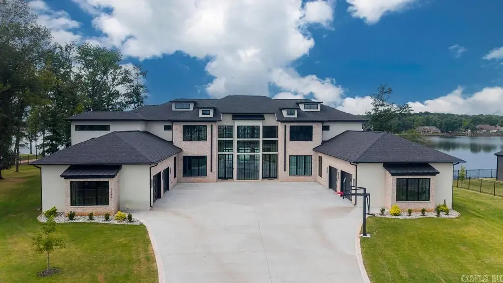 7346 Lake Point Circle, Benton