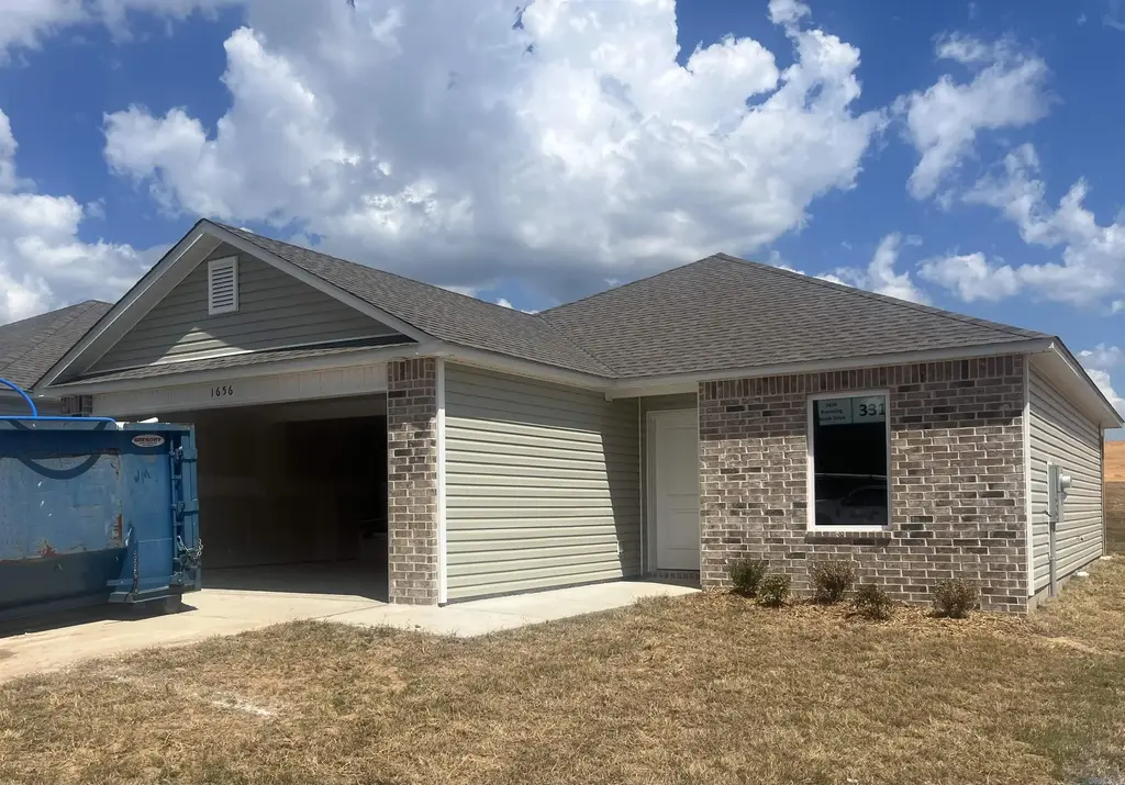 1656 Rambling Brook Drive, Benton